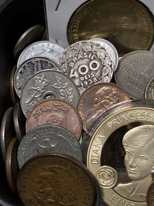 外国古銭の値段と価格推移は？｜1363件の売買データから外国古銭の価値