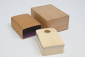 下賜品の値段と価格推移は？｜146件の売買データから下賜品の価値が