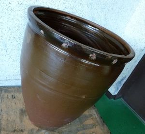 特大 甕の値段と価格推移は？｜4件の売買データから特大 甕の価値が