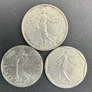 種を蒔く人の値段と価格推移は？｜8件の売買データから種を蒔く人の