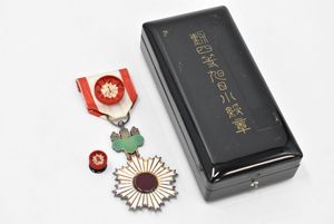 激レア 】現行 旭日小綬章 旧勲四等 勲章 褒章 徽章 激レア 】現行