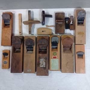 工具、DIY用品 【】鉄山人作 寸六鉋 銘は土牛 【越谷店】