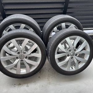 ゴルフ7 17インチ 純正の値段と価格推移は？｜4件の売買データから