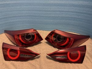 V37 テールランプの値段と価格推移は？｜15件の売買データからV37