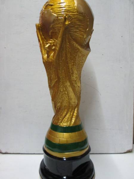 ☆サッカー ワールドカップ トロフィー型貯金箱☆レプリカ置物☆(記念