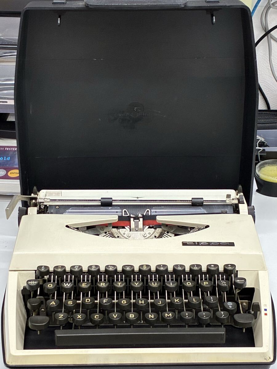 Adler タイプライターの値段と価格推移は？｜4件の売買データからAdler
