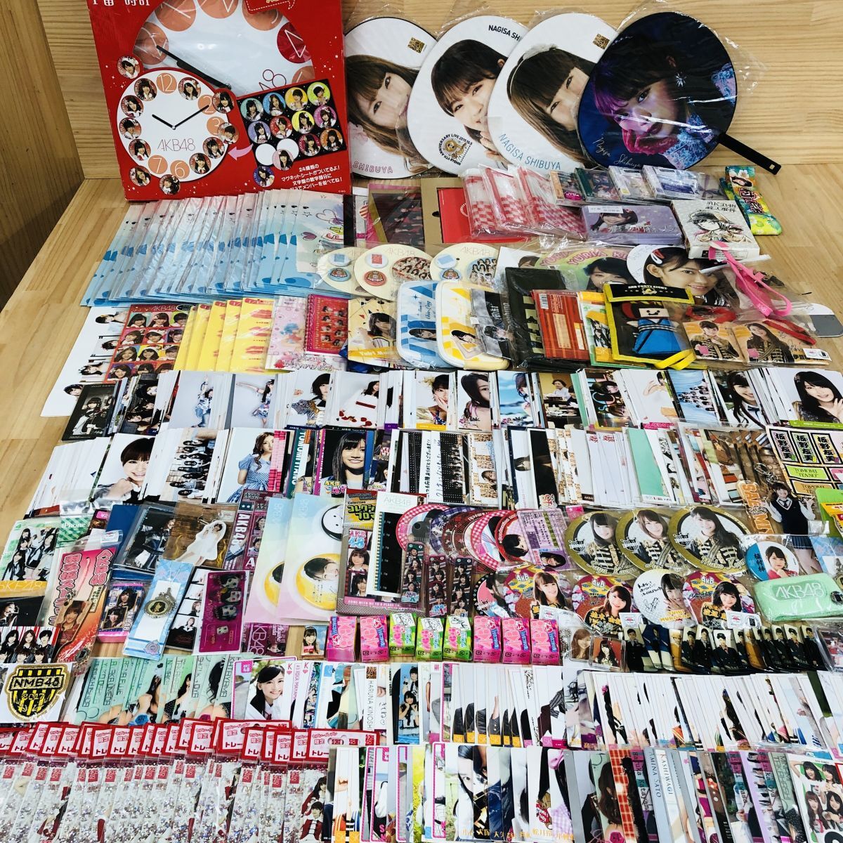 AKB48 生写真 B.L.T. 2011 第三期内閣組閣BOOK 小嶋陽菜 小嶋陽菜 生写真の値段と価格推移は？｜142件の売買データから小嶋陽菜