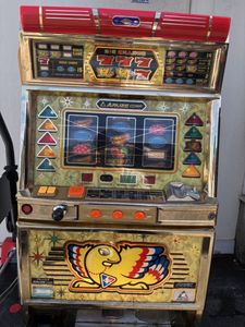 クランキーコンドルの値段と価格推移は？｜11件の売買データから
