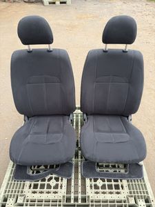 ハイエース 純正 シートの値段と価格推移は？｜180件の売買データから