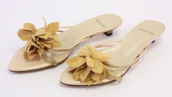 訳あり イエローキャブ ミュール サンダル 6679 M GD 箱無(22.0cm以下)｜売買されたオークション情報、yahooの商品情報を ...