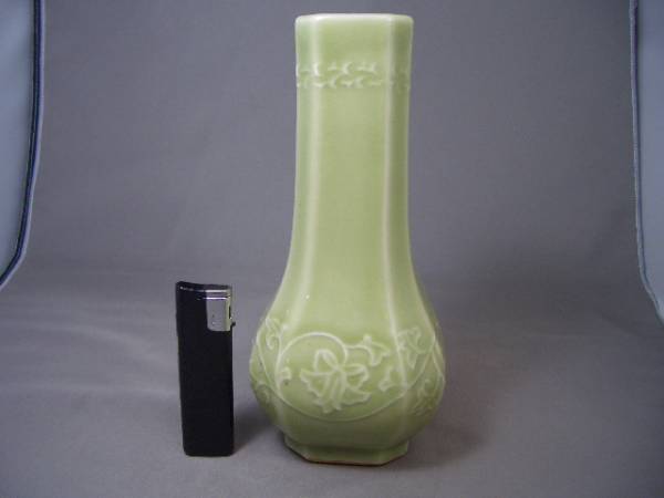 ■◇[s2537]青磁 一輪挿し◇■