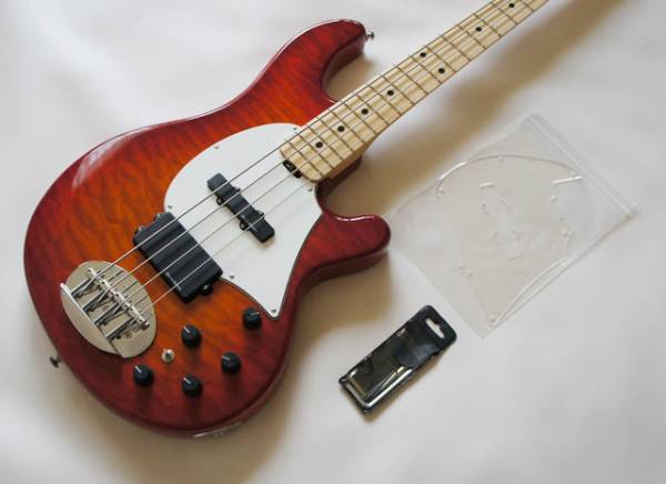 LAKLAND SKYLINEシリーズSK-4DX中古美品! 特注ピックガード2枚付