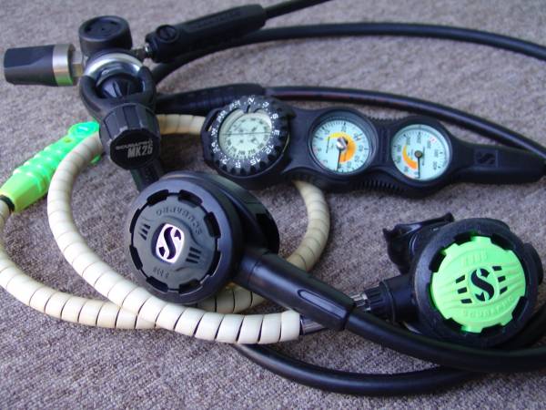 SCUBAPRO レギュレータセット MK25/S550/R390/ゲージ(レギュレータ)|売買されたオークション情報、yahooの商品情報を ...