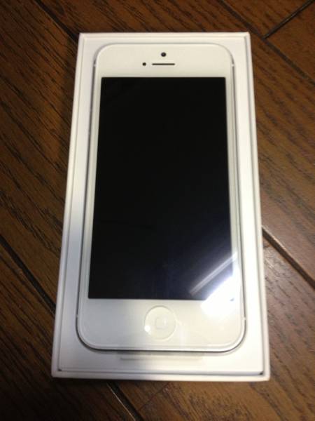 au iPhone5 16GB ホワイト ほぼ新品未使用_1