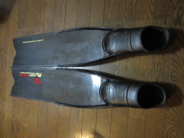 希少　BLACKTECH カーボン　ロングフィン　魚突き　水中銃_1