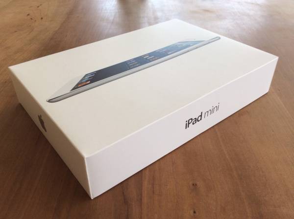 Apple iPad mini 32GB white Wi-fiモデル_1