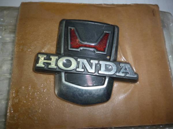 旧車 レトロ ホンダ1300 H1300 エンブレム 新品 87104-624-010QG