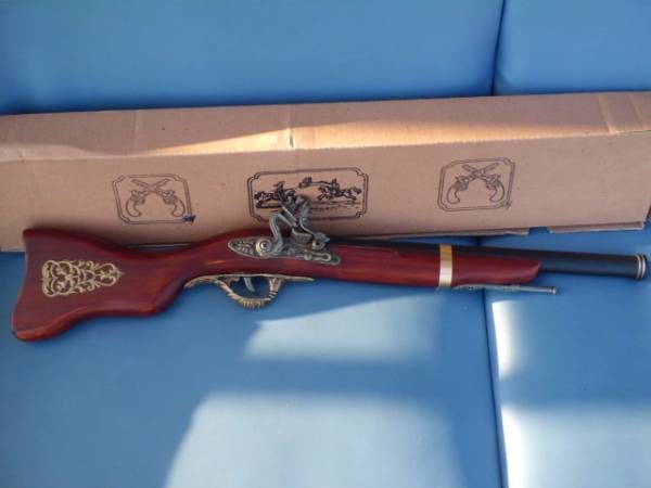 海賊モチーフのモデルガン 装飾銃 海賊が使用したスペイン時代の小型ライフル銃(モデルガン