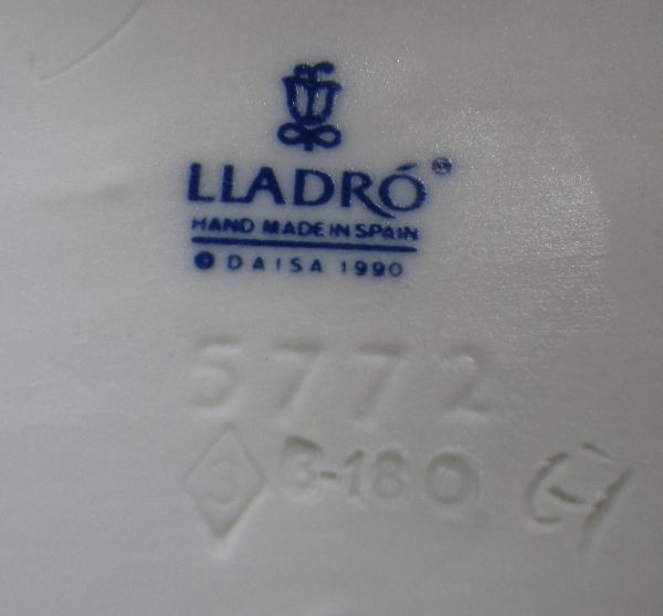 リヤドロ★フィギュリン★「赤ちゃんの夢」5772★廃盤★美品