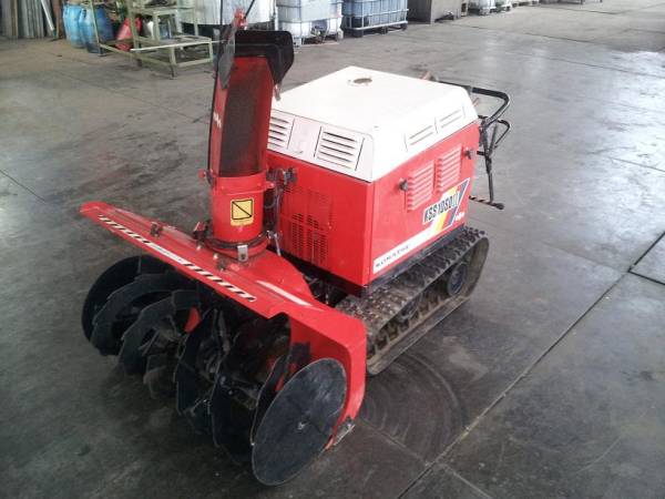 大幅値下げ！KOMATSU⭐︎ KSS10SDⅡ 何気ない ⭐︎10馬力除雪機  