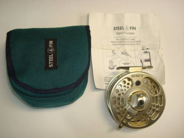 STEEL FIN 》 《 Vario8 》 《スティールフィン》(フライリール