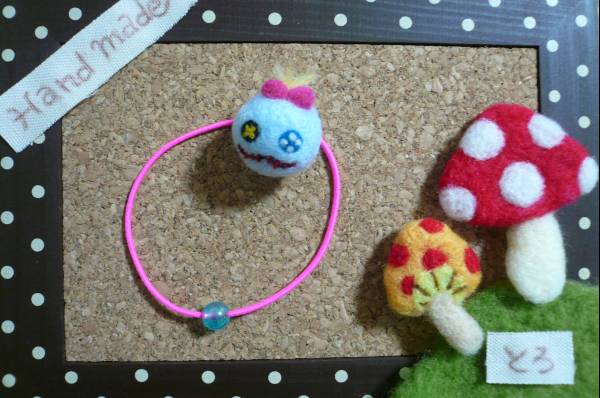 ハンドメイド☆羊毛フェルト☆ツムツム スクランプ風 ヘアゴム