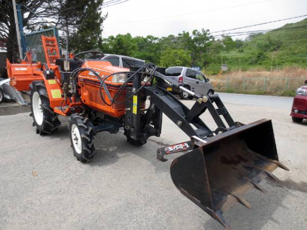 H602◇程度良！クボタ ブルトラB1-15◇バケット他オプション多数(車体 