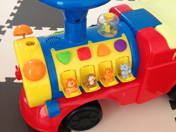 トイザらス 乗用玩具 汽車の乗り物 乗用玩具 売買されたオークション情報 Yahooの商品情報をアーカイブ公開 オークファン Aucfan Com