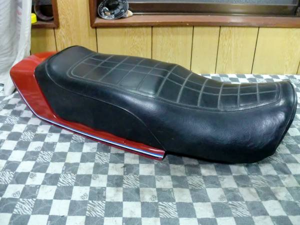 CB250N/CB400N ホークⅢ 純正シート/テールカウルセット。外装(純正品