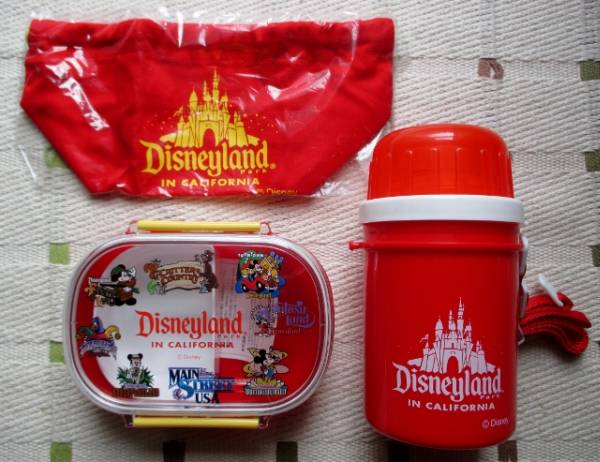 非売品 Usa Dl ディズニーランド お弁当箱バッグ付き 水筒 弁当箱 子ども用 売買されたオークション情報 Yahooの商品情報をアーカイブ公開 オークファン Aucfan Com