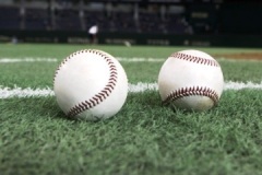 9/12(金） 巨人×横浜　結束シート　1～2枚　選手使用ボール付_1