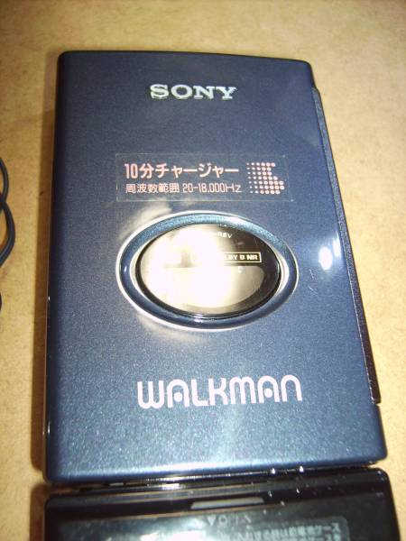 SONY WM--609 動作品 SONY カセットウォークマン WM-609 ブルー動作品 ゴム交換済(再生専用
