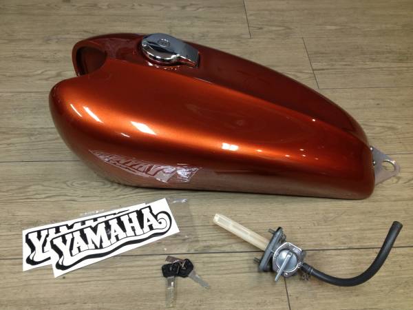 m&mモーターサイクル SR400/500用 FRPタンク ☆(ヤマハ用)｜売買された