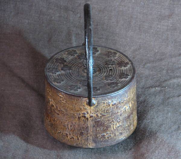 価格ダウン！　★時代感一杯！和の風情を醸し出す長火鉢（鉄瓶など画像全て）★