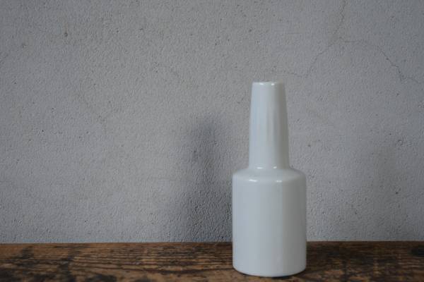 No 103 古い白磁の一輪挿し 検80昭和レトロ北欧花瓶無印 花瓶 売買されたオークション情報 Yahooの商品情報をアーカイブ公開 オークファン Aucfan Com