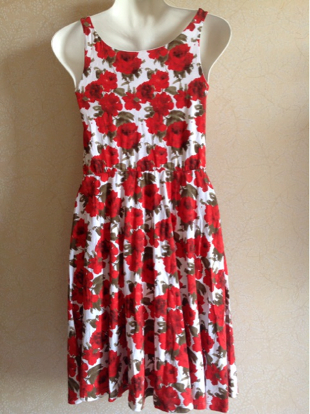 ユニクロuniqlo ブラトップ 花柄 フレアワンピース M その他 売買されたオークション情報 Yahooの商品情報をアーカイブ公開 オークファン Aucfan Com