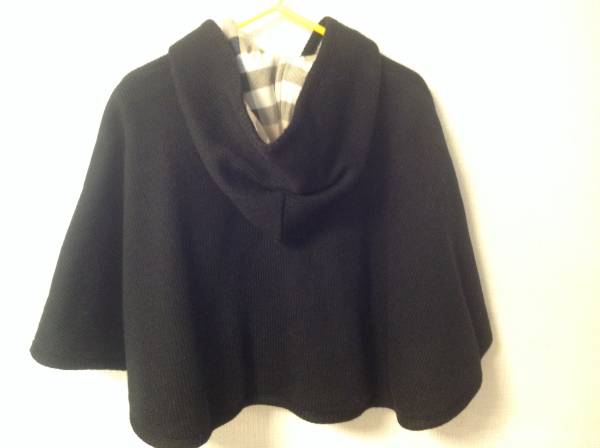 美品 バーバリー 男女兼用 マント 60～90cm お年賀のおしゃれに 