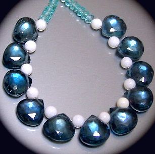 ●●美しいロンドンブルートパーズ（カットマロン）●約３０ct●