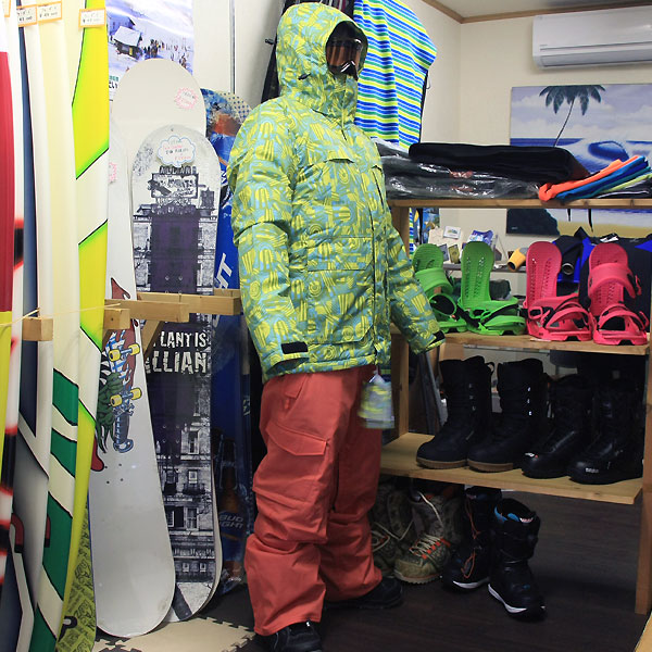 スノボウェア上下セット .VOLCOMジャケ/686パンツ 新品 M VOLCOM