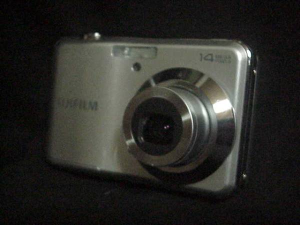 FUJIFILM FinePix AV180(1400万画素)単三電池仕様(富士フイルム)｜売買
