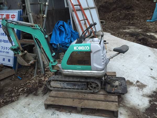 コベルコ超ミニショベルSS1軽トラ積載可能