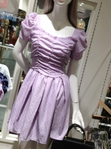 Dazzlin ダズリン シャーリングドット半袖ワンピース ラベンダー ダズリン 売買されたオークション情報 Yahooの商品情報をアーカイブ公開 オークファン Aucfan Com