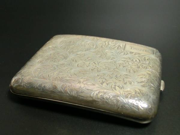 銀製花彫煙草ケース　箱付、STERLING　重さ１０７ｇ