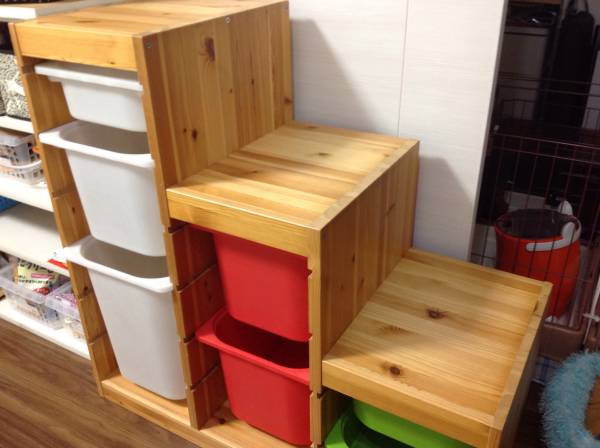 Ikea 収納棚 おもちゃ箱 キャビネット Trofast 木目柄 階段型 Ikea イケア 売買されたオークション情報 Yahooの商品情報をアーカイブ公開 オークファン Aucfan Com