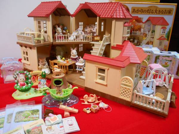 シルバニアファミリー あかりの灯る大きなお家+テラスのお家