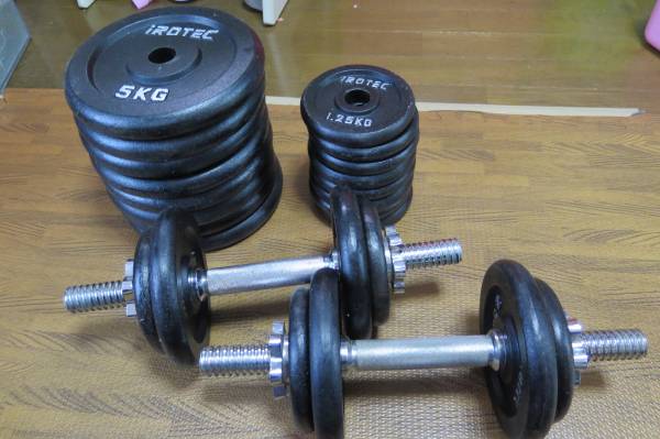 ダンベルセット　６０キロプラス５キロ　