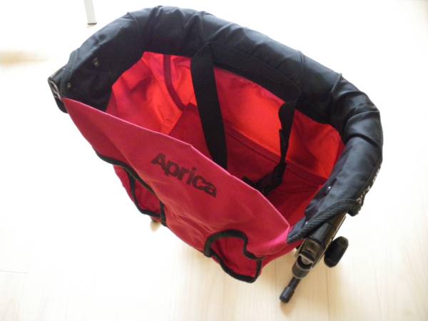 【中古】Aprica 背負子 ベビーキャリー 便利テーブルチェアにも