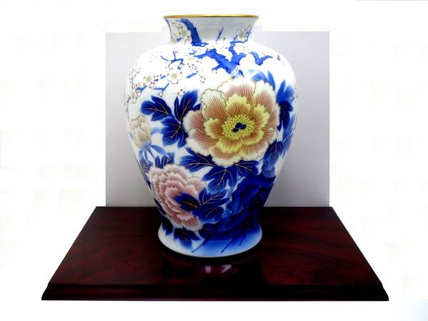 10737】深川製磁 宮内庁御用達 花瓶 花生 梅牡丹 10号 共箱