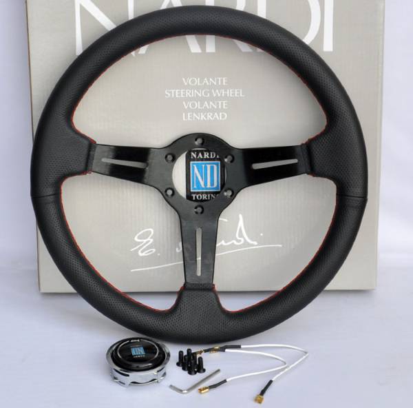 1円・新品未使用・NARDI タイプ ステアリング ブラック・330mm