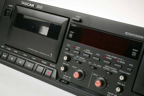 TASCAM 業務用ダブルカセットデッキ 302 稀少動作良品
